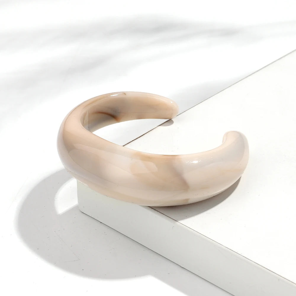 Bracelet Manchette Acrylique Marbré Boho – Design Géométrique Femme