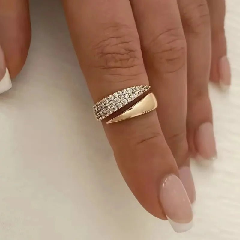 Bague Minimaliste Élégance — Style Chic & Intemporel - FoytiShop