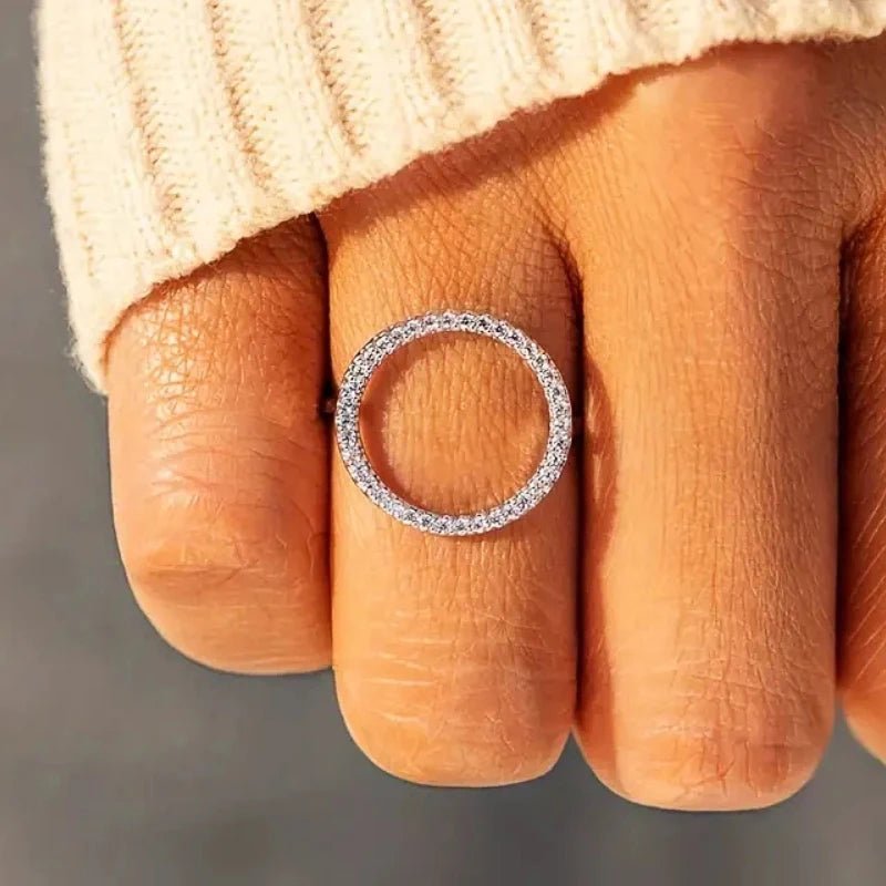 🔴 Bague Ronde Creuse Femme - Design Moderne Élégant - FoytiShop