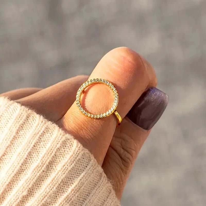 🔴 Bague Ronde Creuse Femme - Design Moderne Élégant - FoytiShop