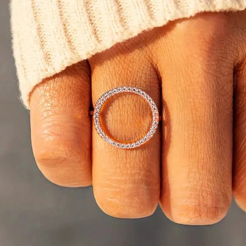 🔴 Bague Ronde Creuse Femme - Design Moderne Élégant - FoytiShop