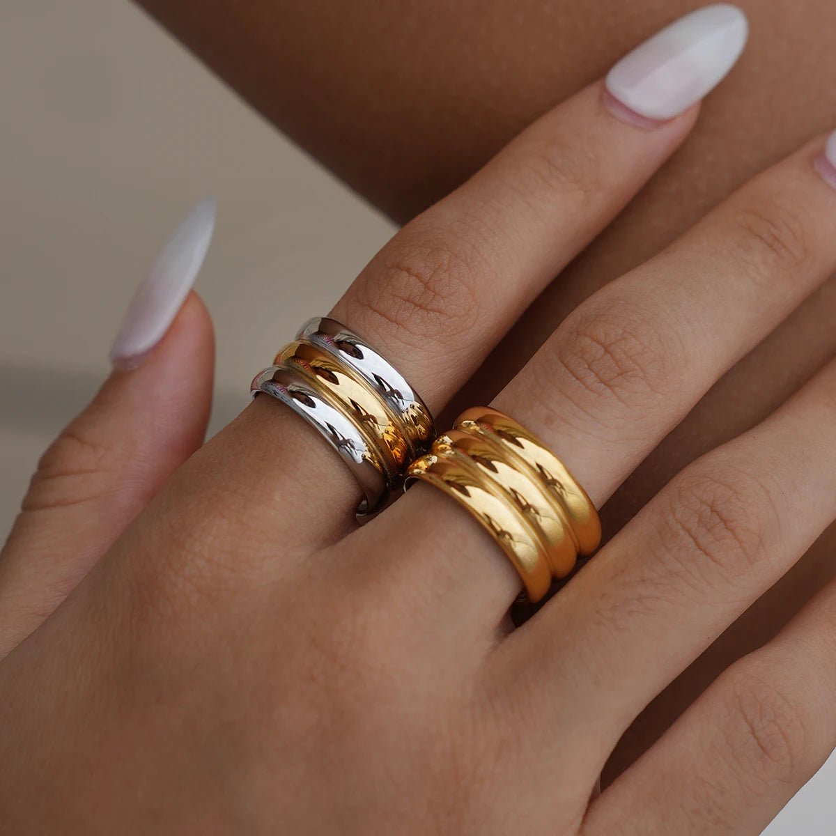 💎 Bague Zircon Carrée Femme - Élégance Moderne - FoytiShop