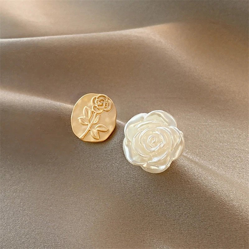 🍃 Boucles d'Oreilles 3 Feuilles Asymétrique Goutte - Mode Coréenne Tendance - FoytiShop