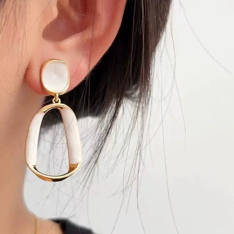 Boucles d'Oreilles Carrées Évidées – Émail Géométrique - FoytiShop