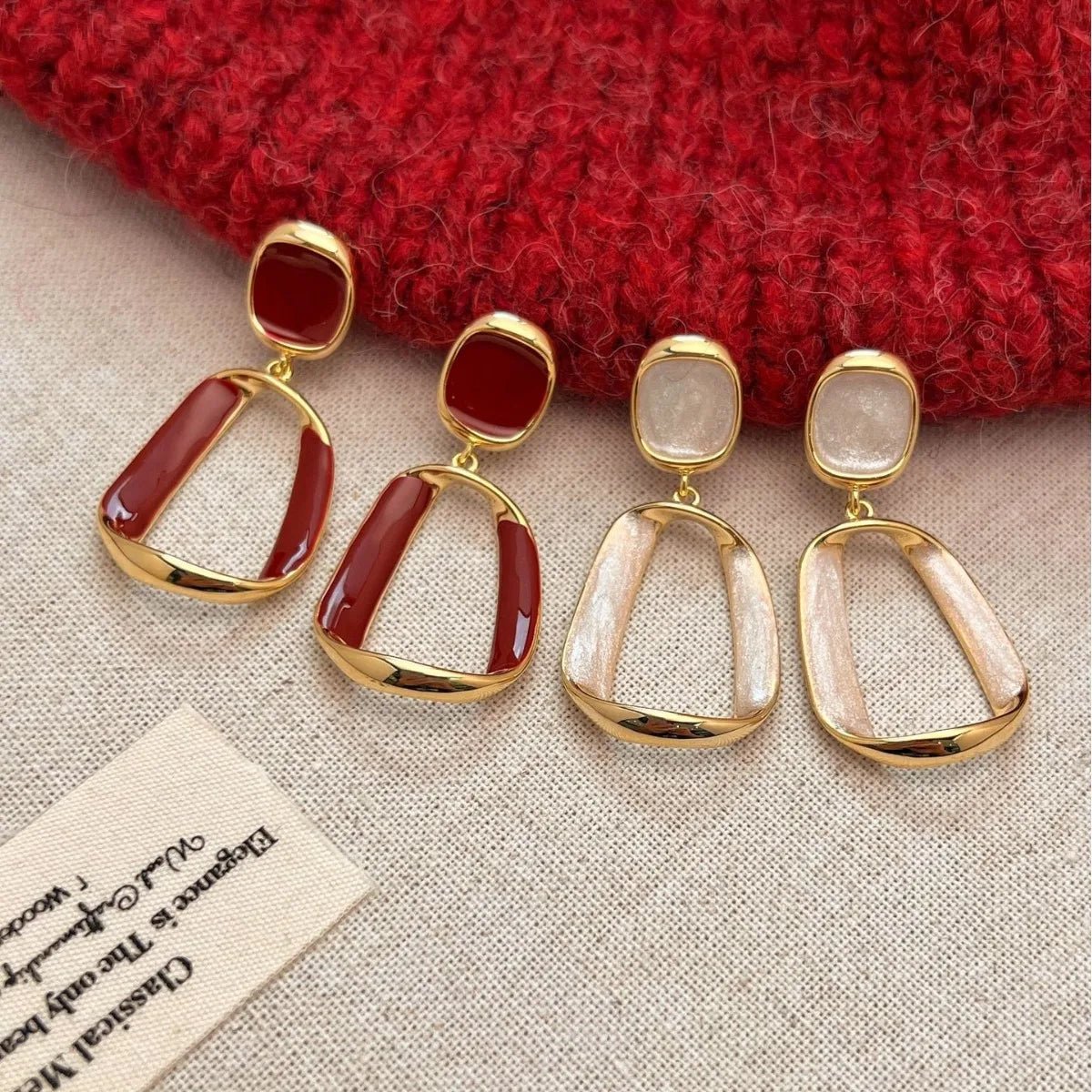 Boucles d'Oreilles Carrées Évidées – Émail Géométrique - FoytiShop