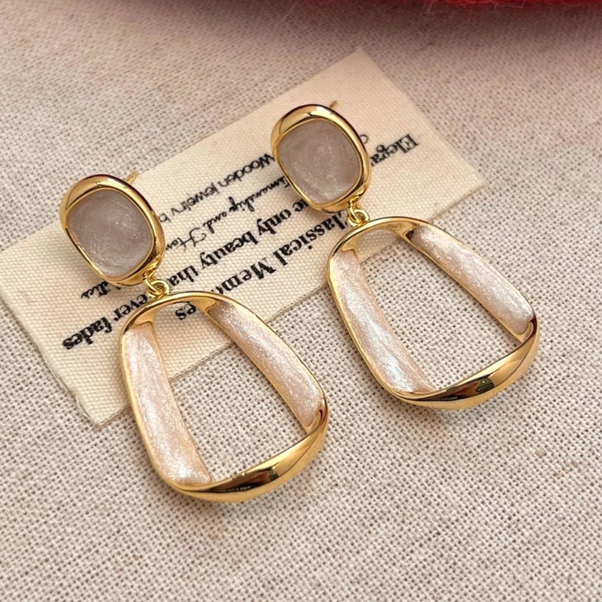 Boucles d'Oreilles Carrées Évidées – Émail Géométrique - FoytiShop