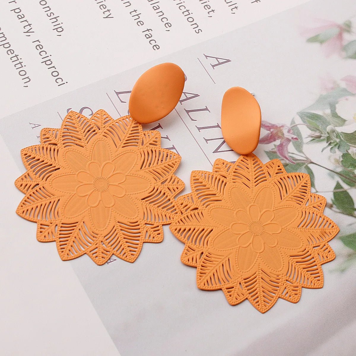 🌸 Boucles d'Oreilles Fleur Forêt Noire - Motif Ajouré Goutte d'Eau Style Coréen - FoytiShop