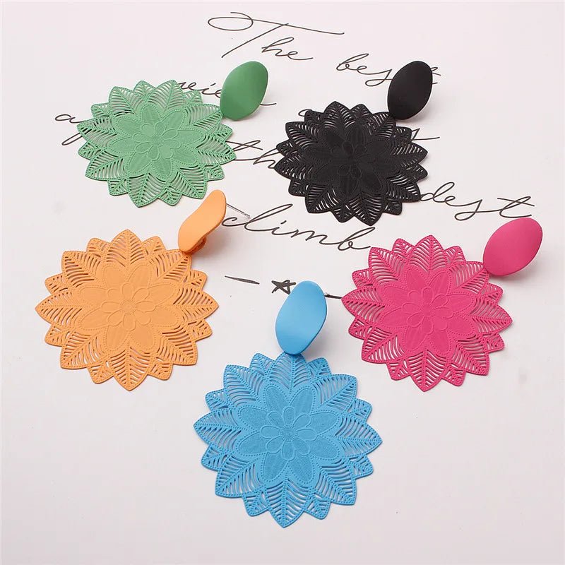 🌸 Boucles d'Oreilles Fleur Forêt Noire - Motif Ajouré Goutte d'Eau Style Coréen - FoytiShop
