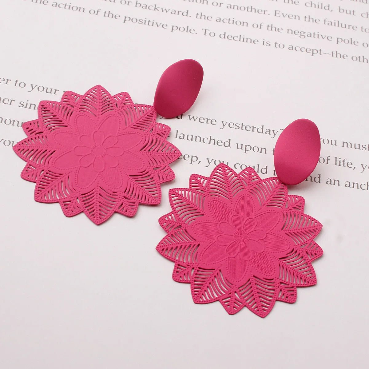 🌸 Boucles d'Oreilles Fleur Forêt Noire - Motif Ajouré Goutte d'Eau Style Coréen - FoytiShop