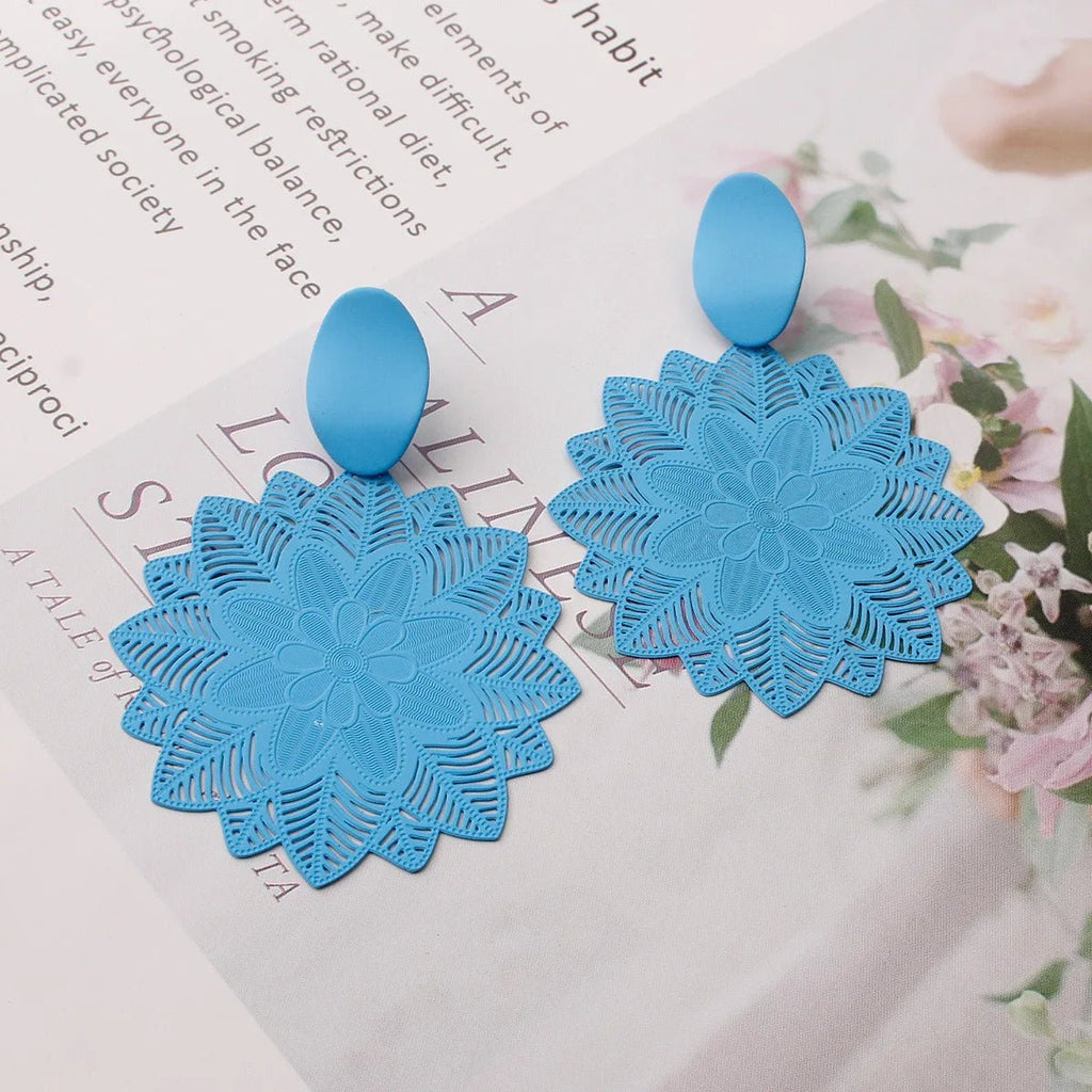 🌸 Boucles d'Oreilles Fleur Forêt Noire - Motif Ajouré Goutte d'Eau Style Coréen - FoytiShop