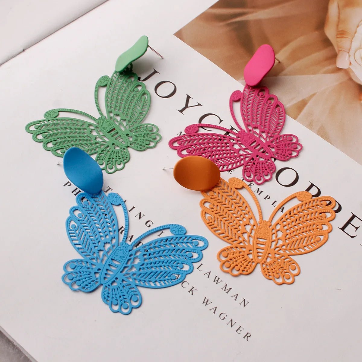 🌸 Boucles d'Oreilles Fleur Forêt Noire - Motif Ajouré Goutte d'Eau Style Coréen - FoytiShop
