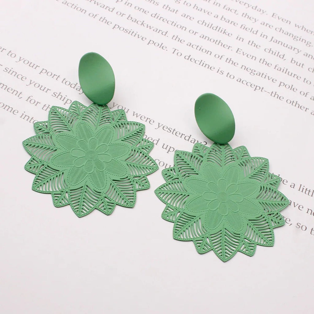 🌸 Boucles d'Oreilles Fleur Forêt Noire - Motif Ajouré Goutte d'Eau Style Coréen - FoytiShop