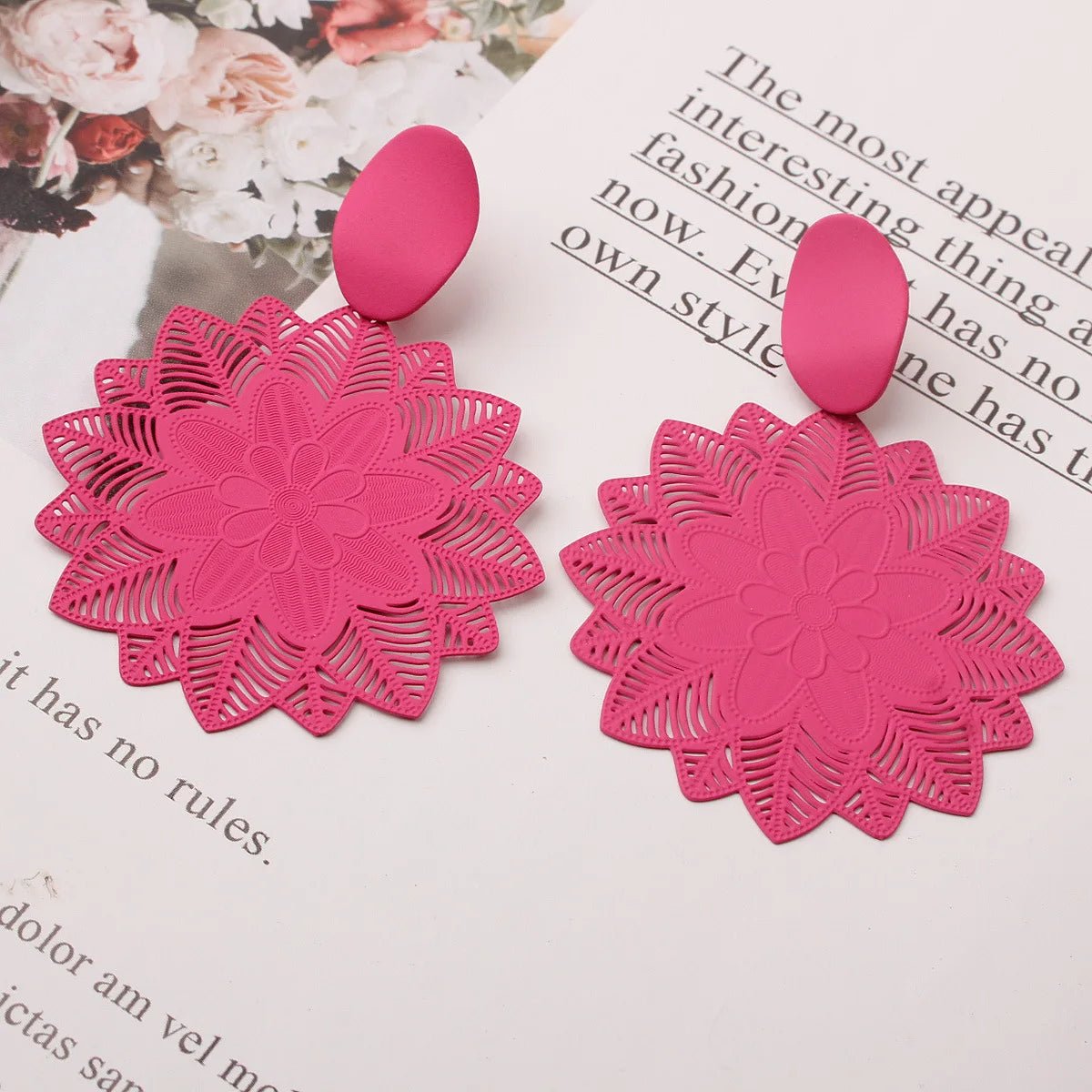 🌸 Boucles d'Oreilles Fleur Forêt Noire - Motif Ajouré Goutte d'Eau Style Coréen - FoytiShop