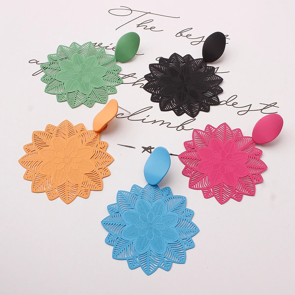 🌸 Boucles d'Oreilles Fleur Forêt Noire - Motif Ajouré Goutte d'Eau Style Coréen - FoytiShop