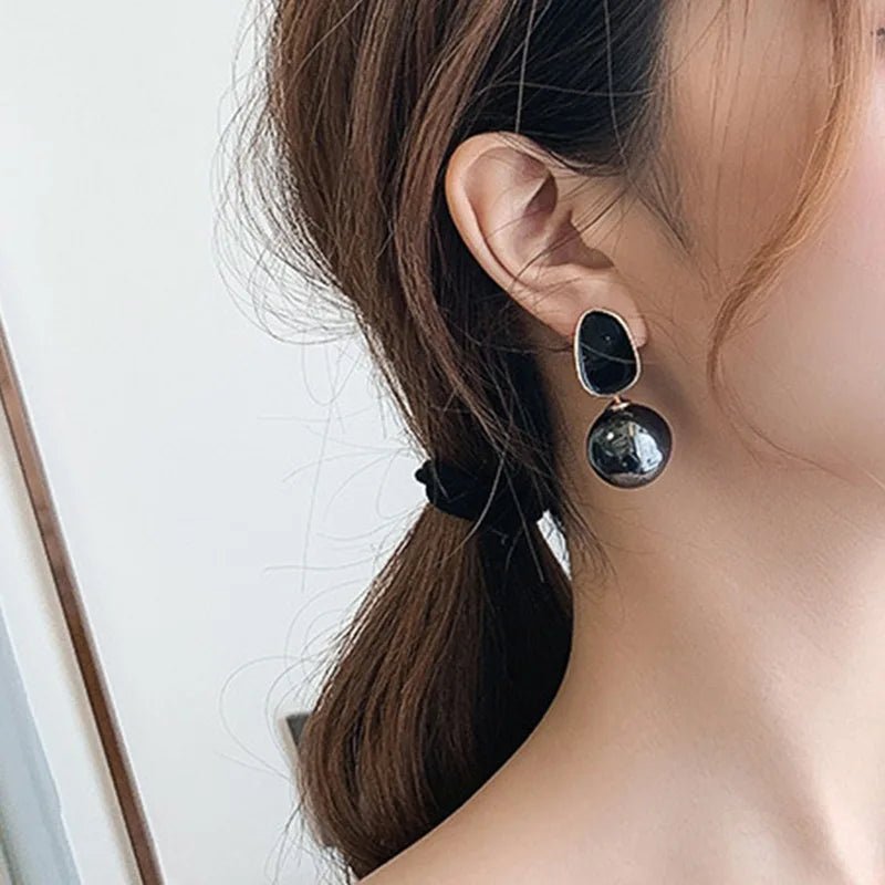 Boucles d'Oreilles Perles Émail – Noir, Blanc & Rose - FoytiShop