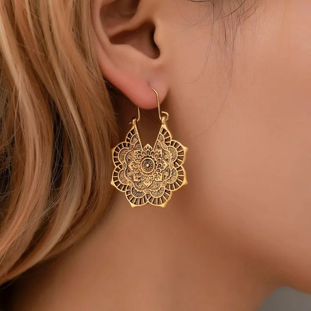 Boucles d’Oreilles Vintage Dorées — Charme & Élégance Intemporelle - FoytiShop