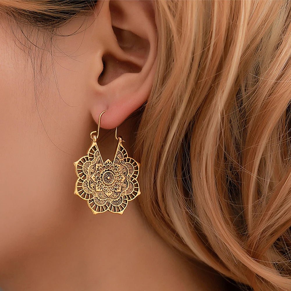 Boucles d’Oreilles Vintage Dorées — Charme & Élégance Intemporelle - FoytiShop