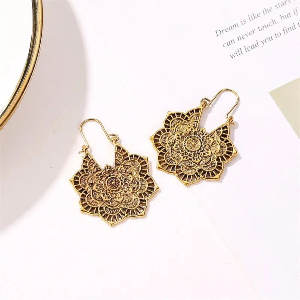 Boucles d’Oreilles Vintage Dorées — Charme & Élégance Intemporelle - FoytiShop