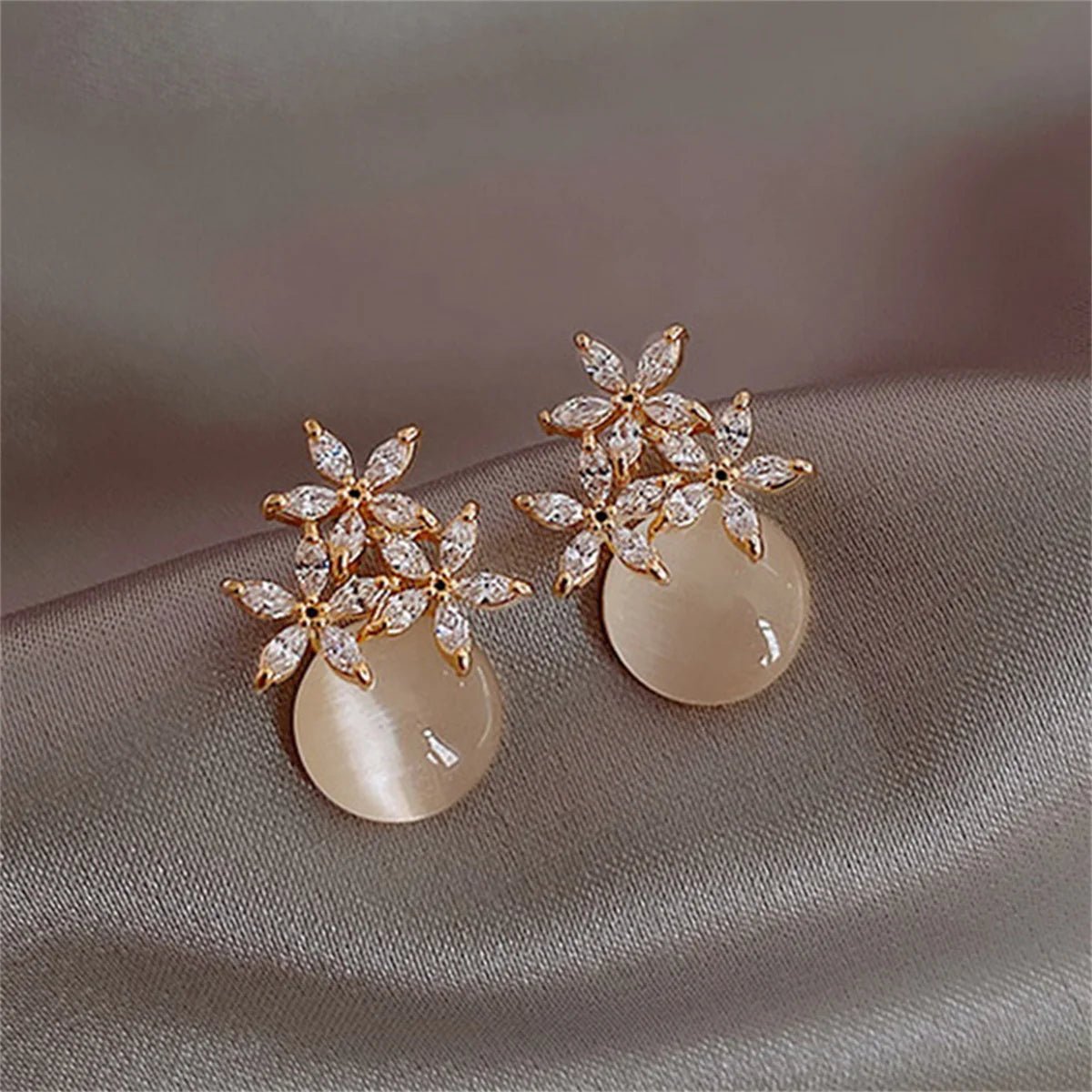 Boucles Élégance Délicate — Style Minimaliste - blanc doré - FoytiShop