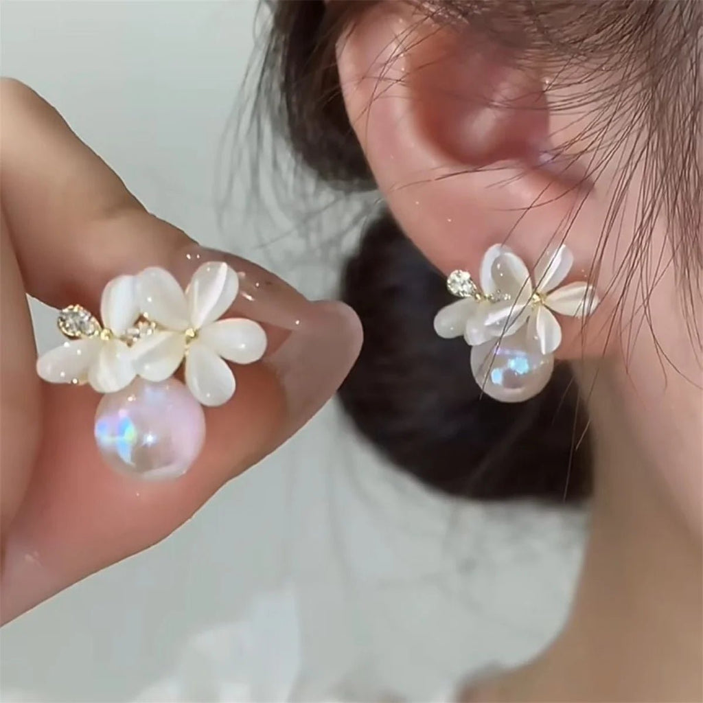Boucles Élégance Délicate — Style Minimaliste - blanc doré - FoytiShop