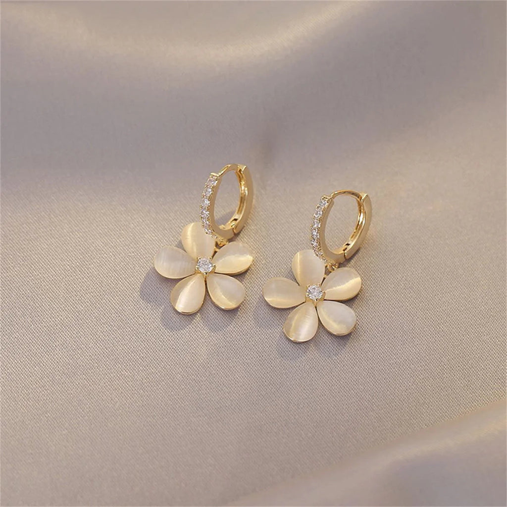 Boucles Élégance Délicate — Style Minimaliste - blanc doré - FoytiShop