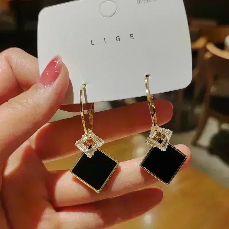 Boucles Élégance Délicate — Style Minimaliste - noire doré - FoytiShop