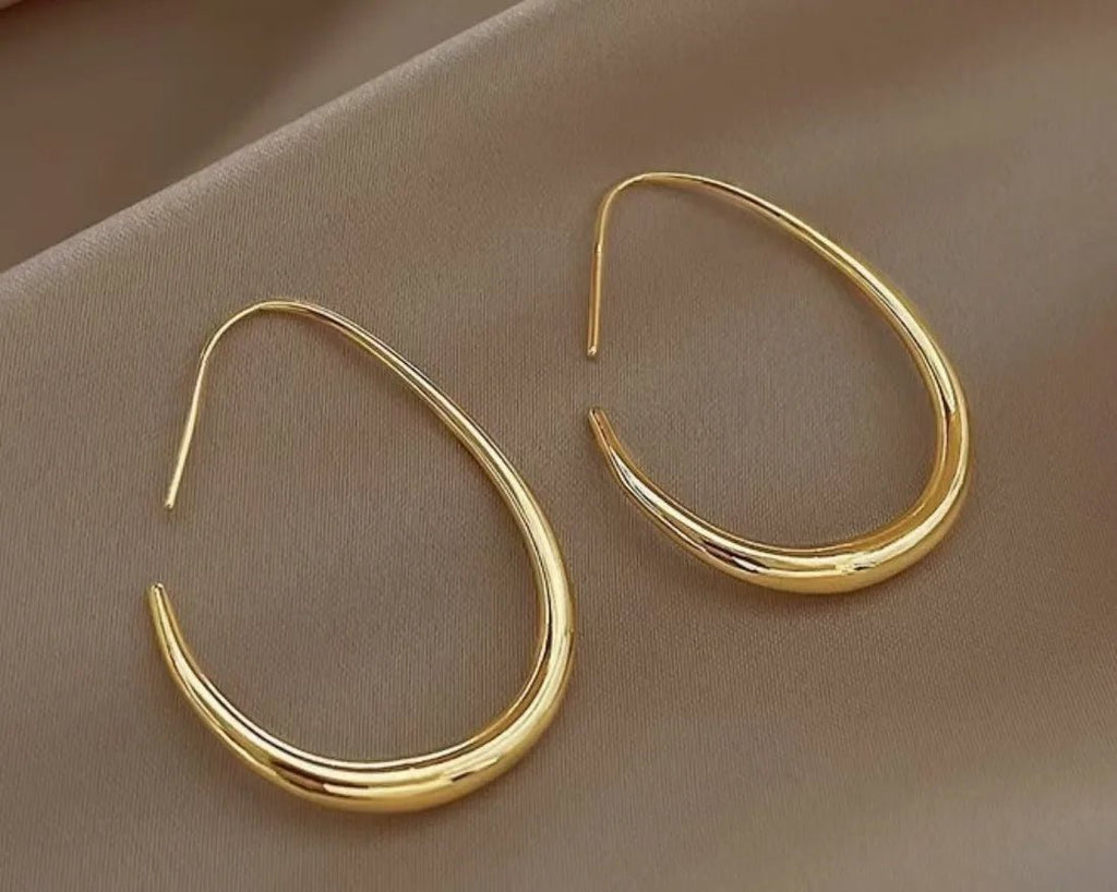 Boucles Minimalistes Dorées — Chic & Intemporelles - FoytiShop