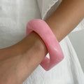 Bracelet Manchette Acrylique Boho Blanc & Rose – Ouverture Réglable Femme - FoytiShop