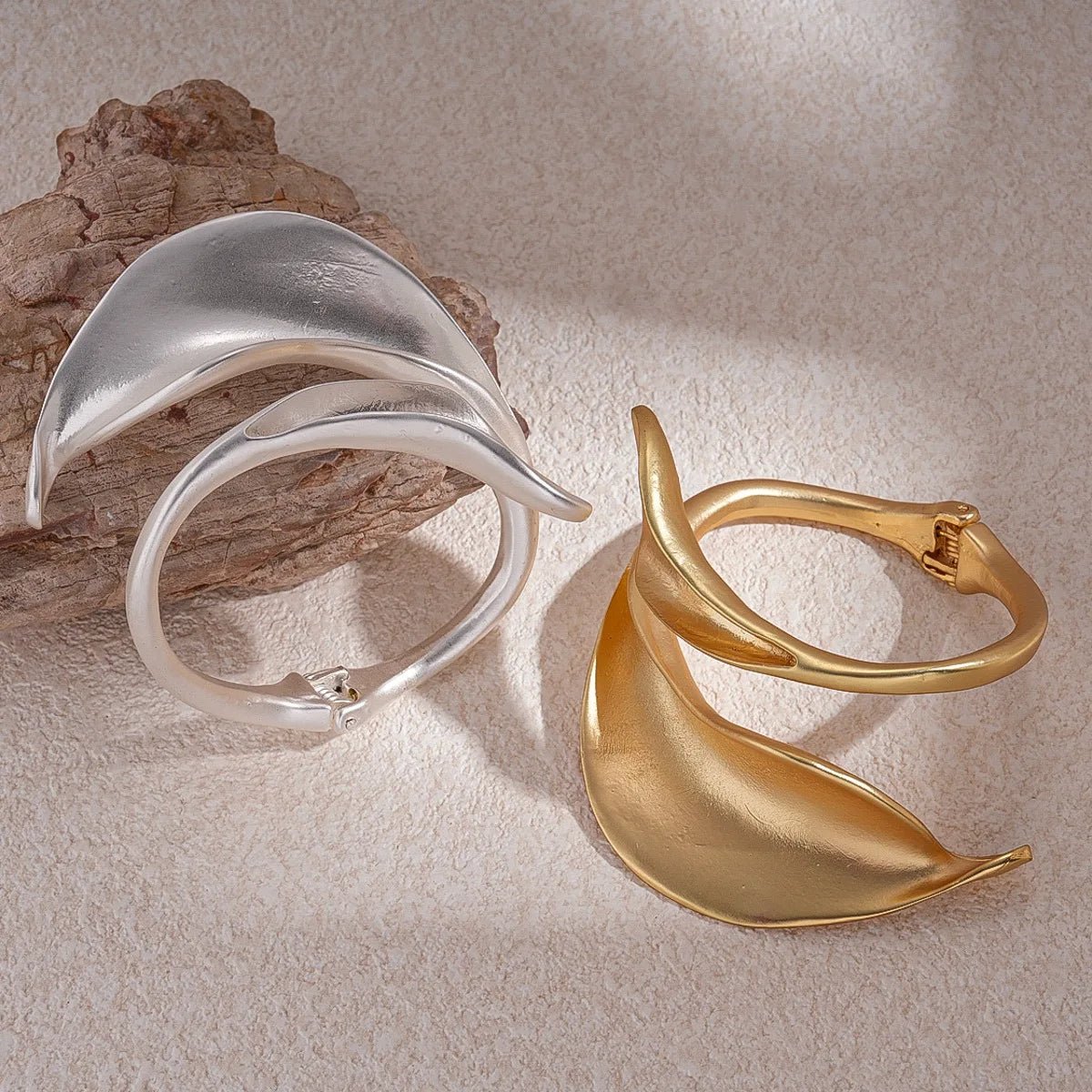 Bracelet Manchette Punk Feuilles Métal Mat – Or & Argent Femme - FoytiShop