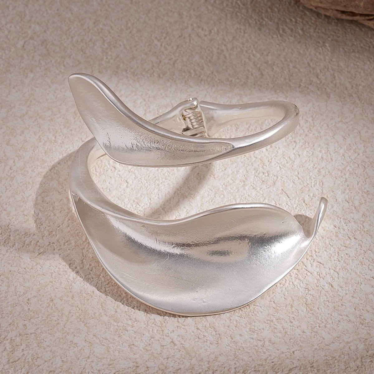 Bracelet Manchette Punk Feuilles Métal Mat – Or & Argent Femme - FoytiShop
