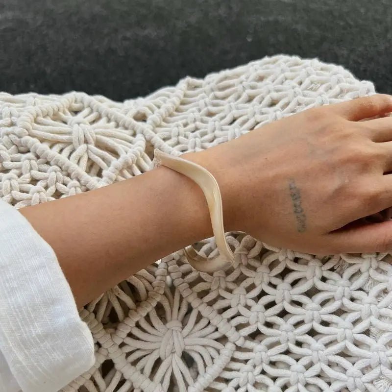 Bracelets de manchette Boho élégants – Bracelets à bras larges géométriques en résine acrylique pour femmes - FoytiShop