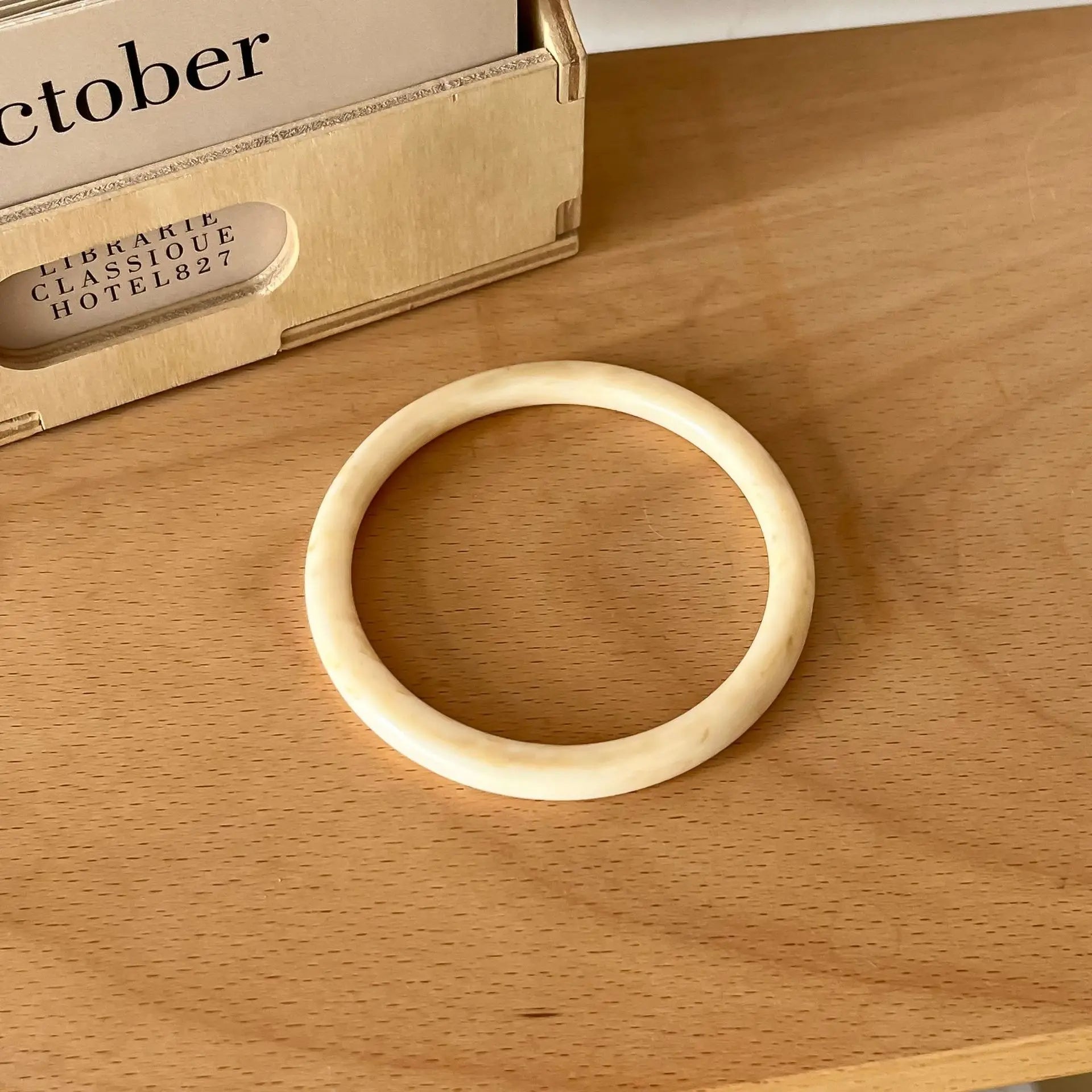 Bracelets Fins Résine Vintage – Style Mode Coréenne Élégant Femme - FoytiShop