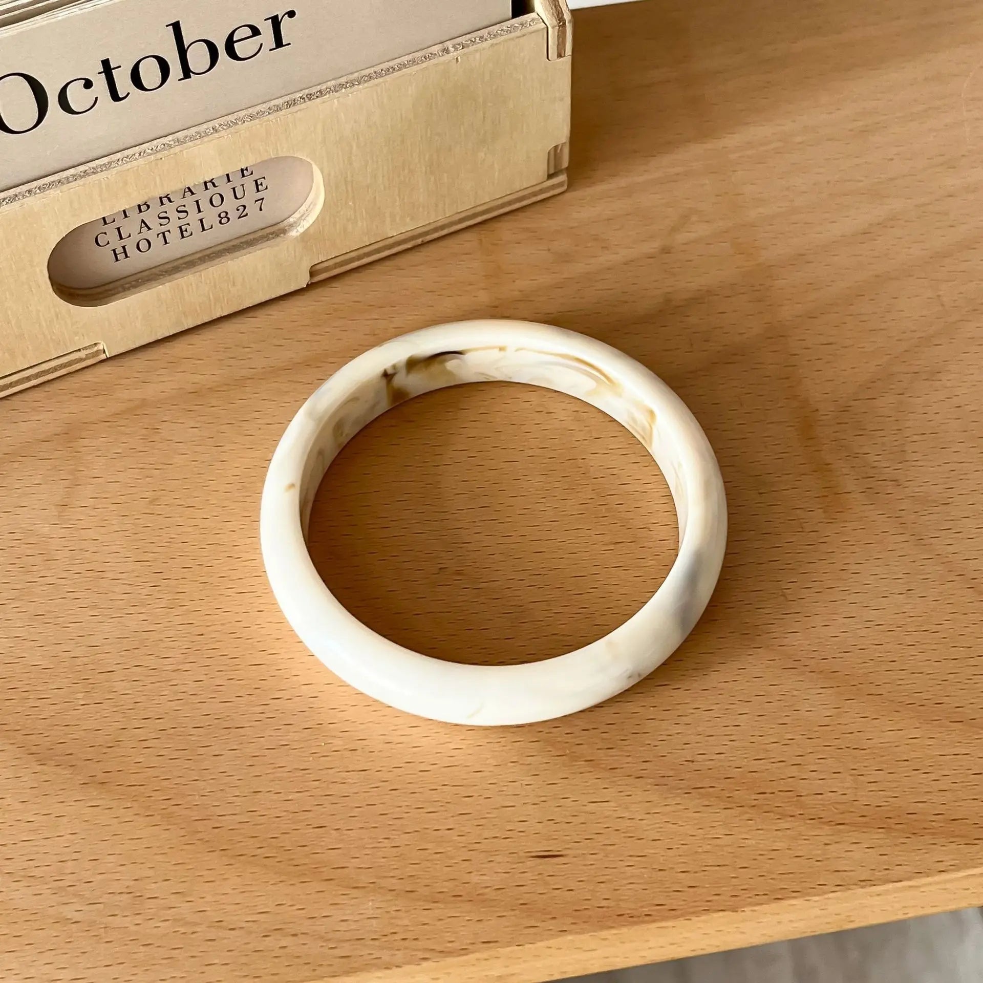 Bracelets Fins Résine Vintage – Style Mode Coréenne Élégant Femme - FoytiShop