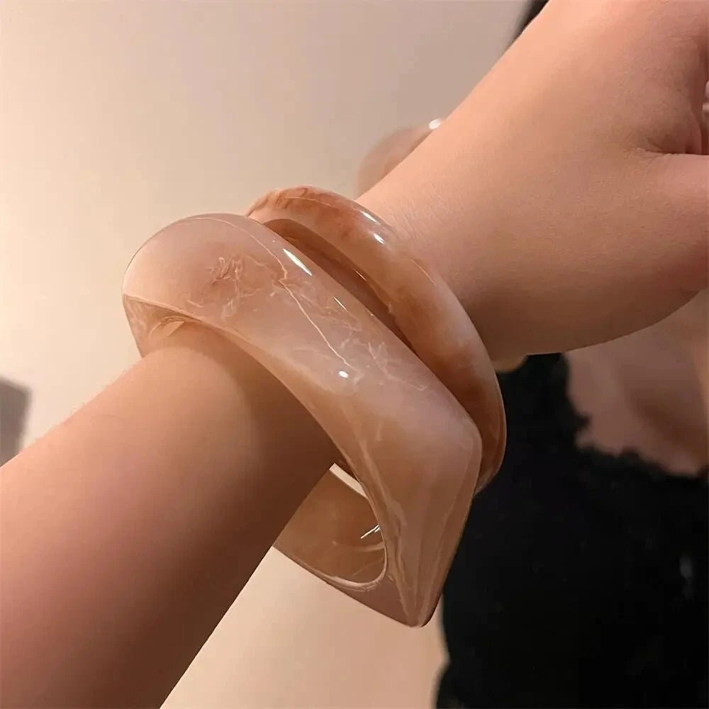 Bracelets Larges Résine Vintage Beige & Marron – Style Élégant Femme - FoytiShop