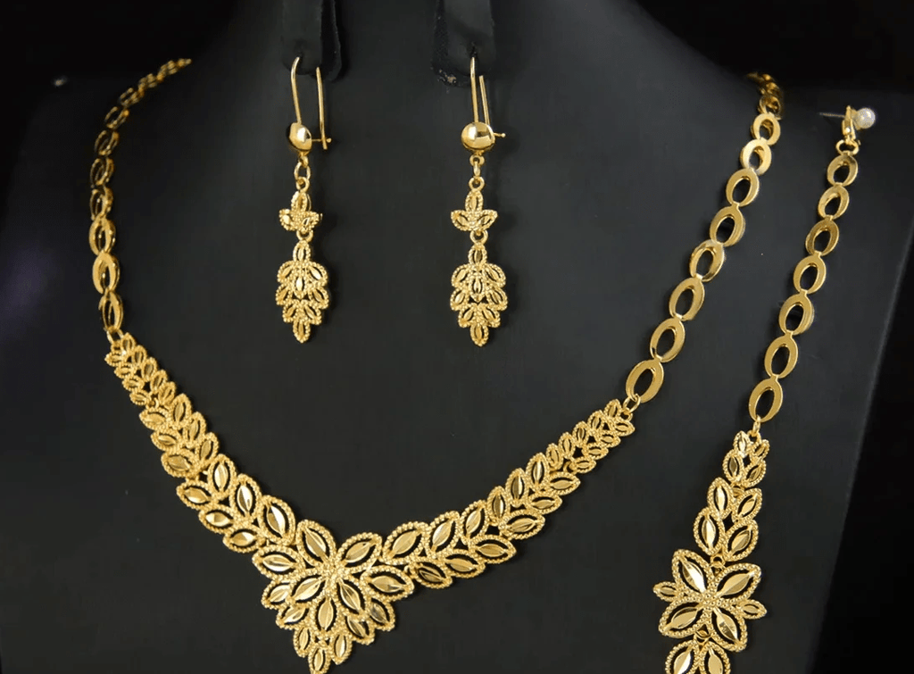 Collier Initiale Doré — Bijou Personnalisé Élégant - FoytiShop