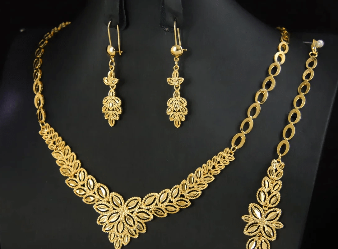 Collier Initiale Doré — Bijou Personnalisé Élégant - FoytiShop