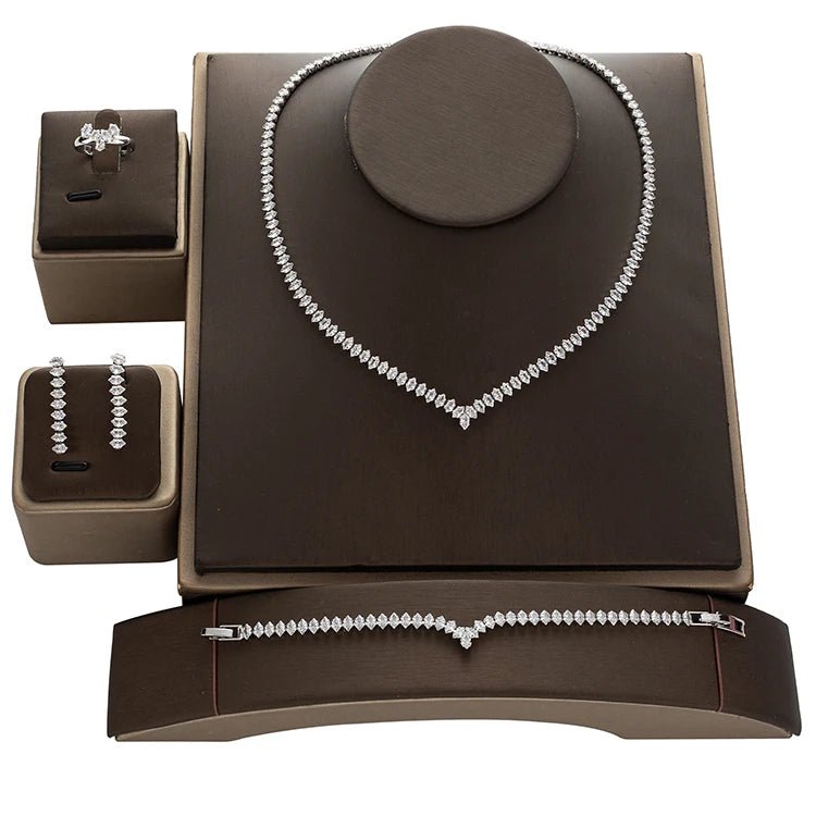 Collier Noir Élégance — Multi Rangs Raffinés - FoytiShop
