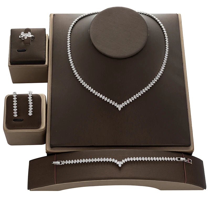 Collier Noir Élégance — Multi Rangs Raffinés - FoytiShop