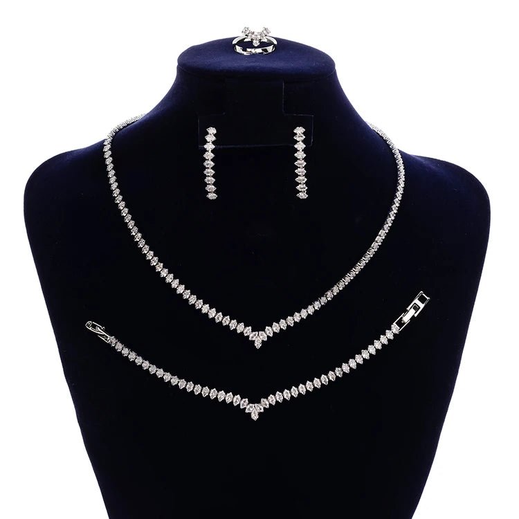Collier Noir Élégance — Multi Rangs Raffinés - FoytiShop