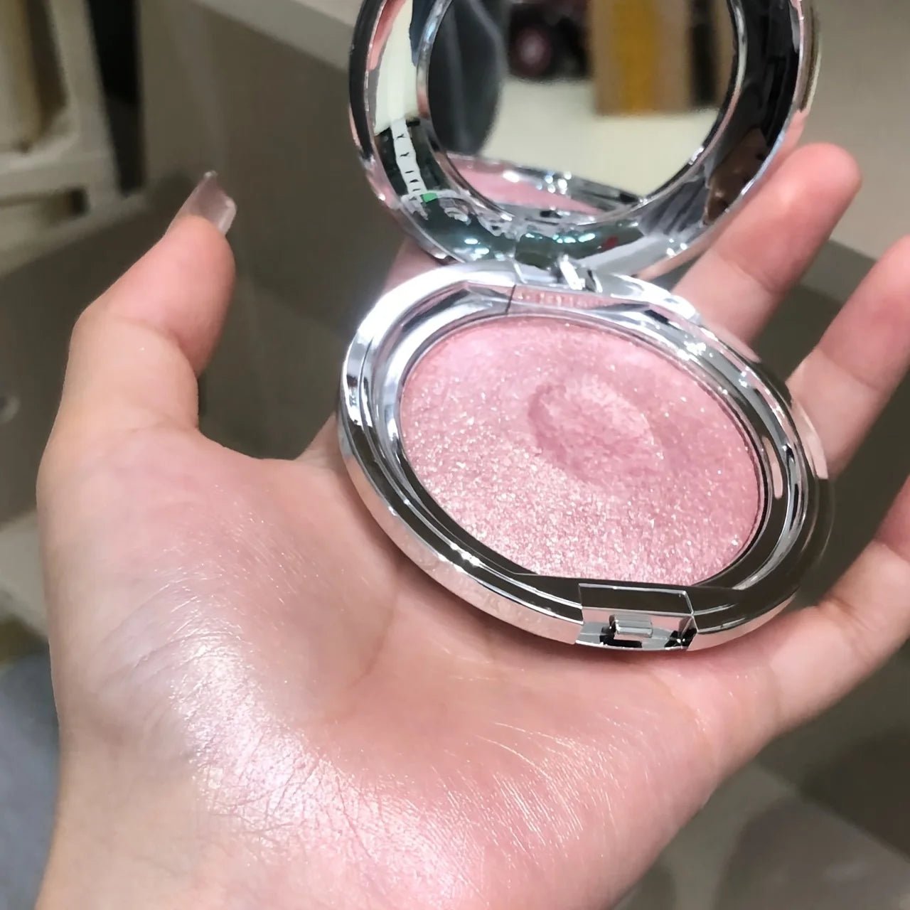 Crème illuminatrice effet diamant – Multi - usages, longue tenue - FoytiShop