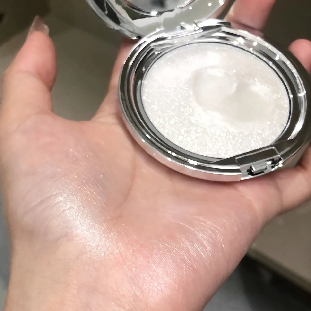 Crème illuminatrice effet diamant – Multi - usages, longue tenue - FoytiShop