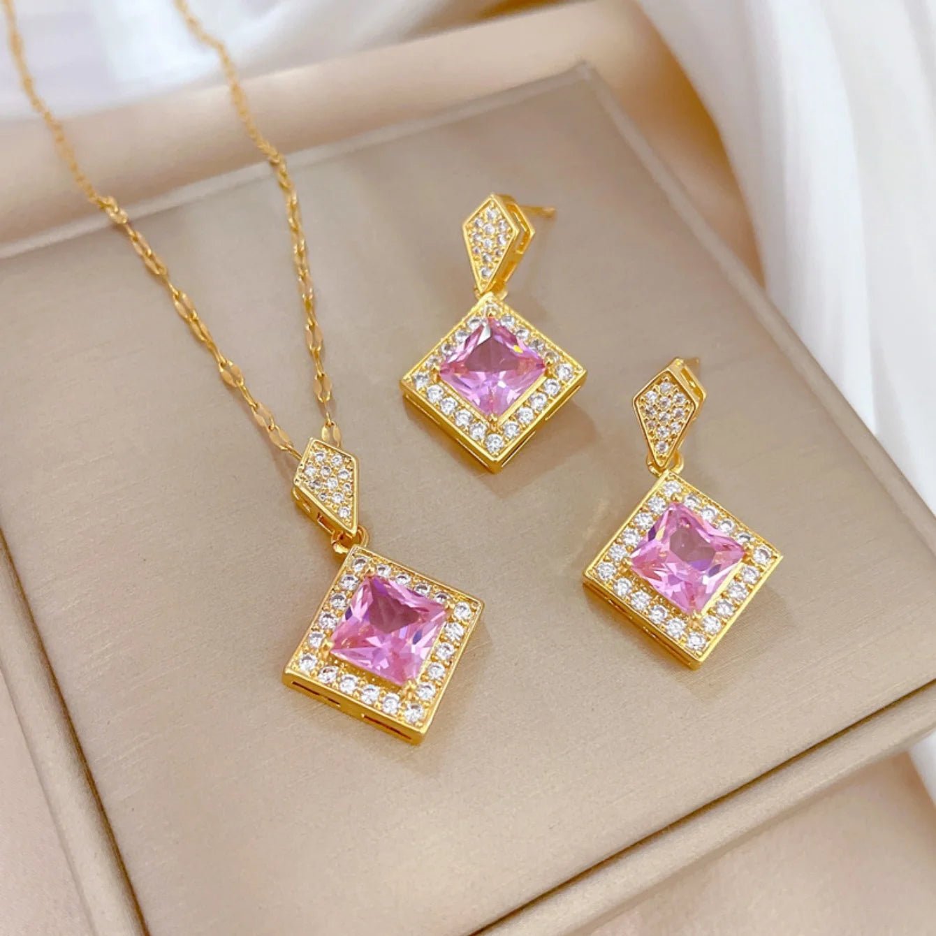 Ensemble collier carré, boucles d'oreilles, breloques pour dames - FoytiShop