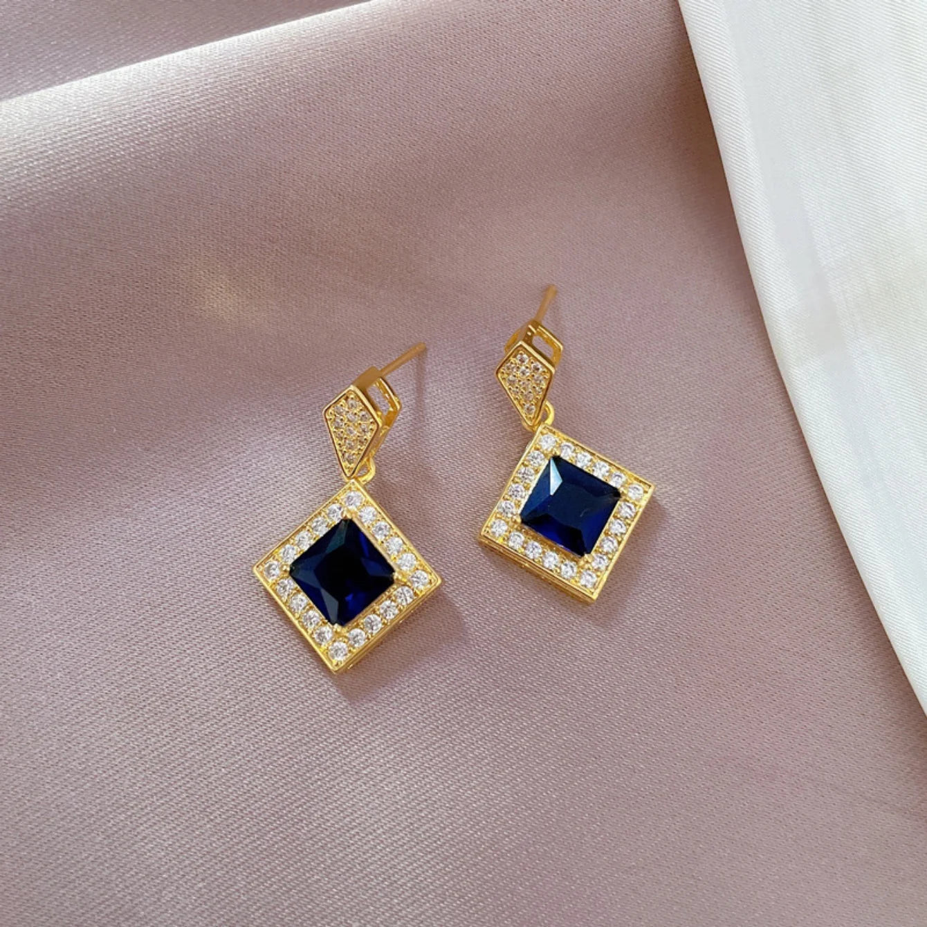 Ensemble collier carré, boucles d'oreilles, breloques pour dames - FoytiShop