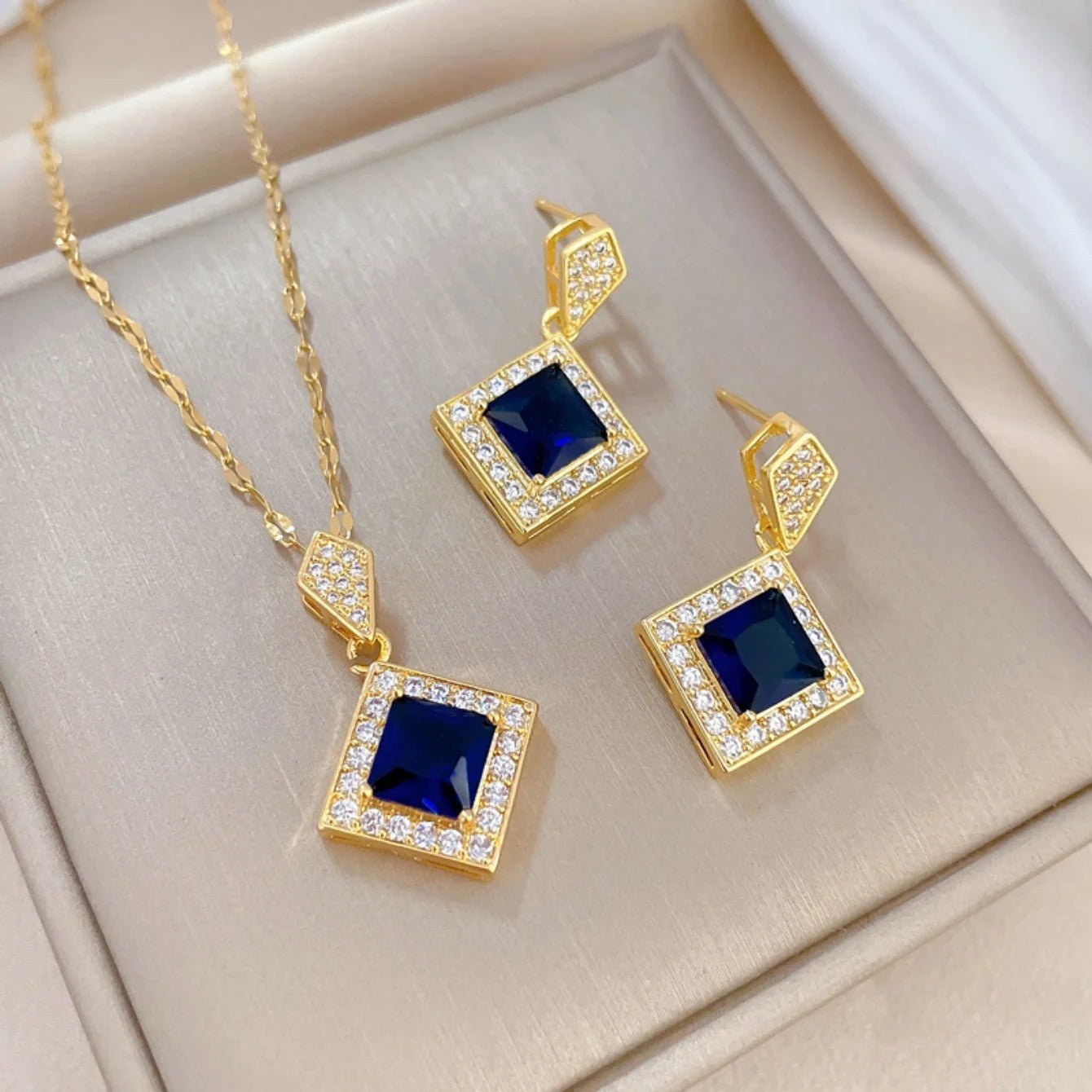 Ensemble collier carré, boucles d'oreilles, breloques pour dames - FoytiShop