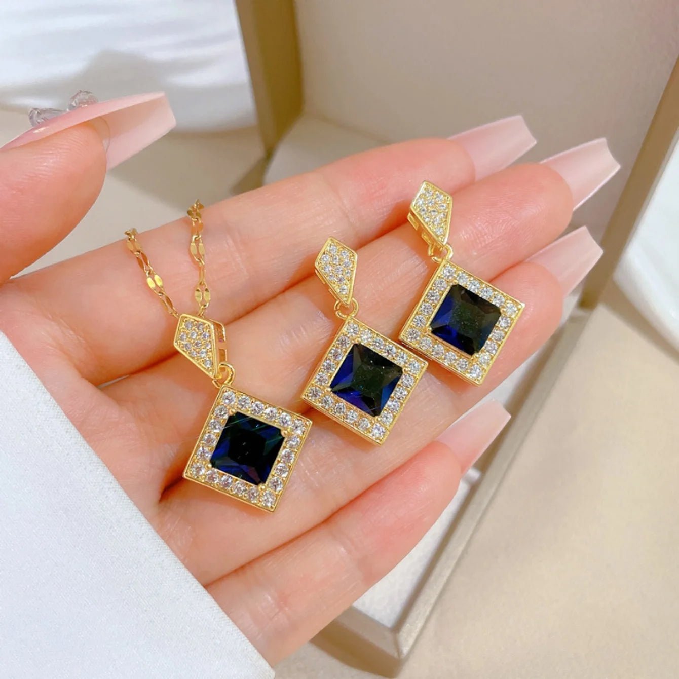 Ensemble collier carré, boucles d'oreilles, breloques pour dames - FoytiShop