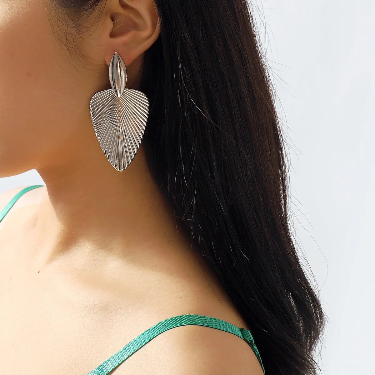 Grandes Boucles d'Oreilles Feuille Texturée – Doré Élégant - FoytiShop