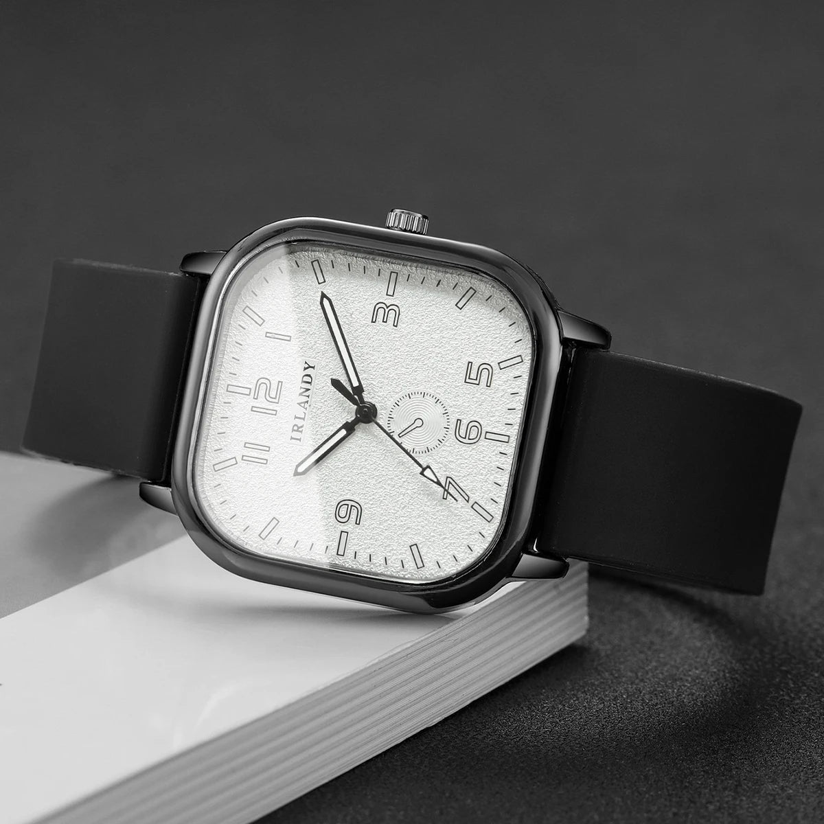 Montre Carrée Quartz Sport Unisexe - Bracelet Silicone Décontracté - FoytiShop