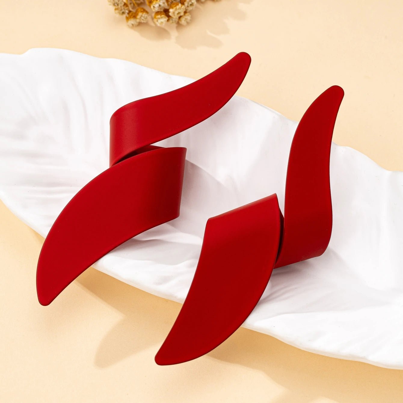 Une paire de boucles d'oreilles à clous pour femmes - FoytiShop