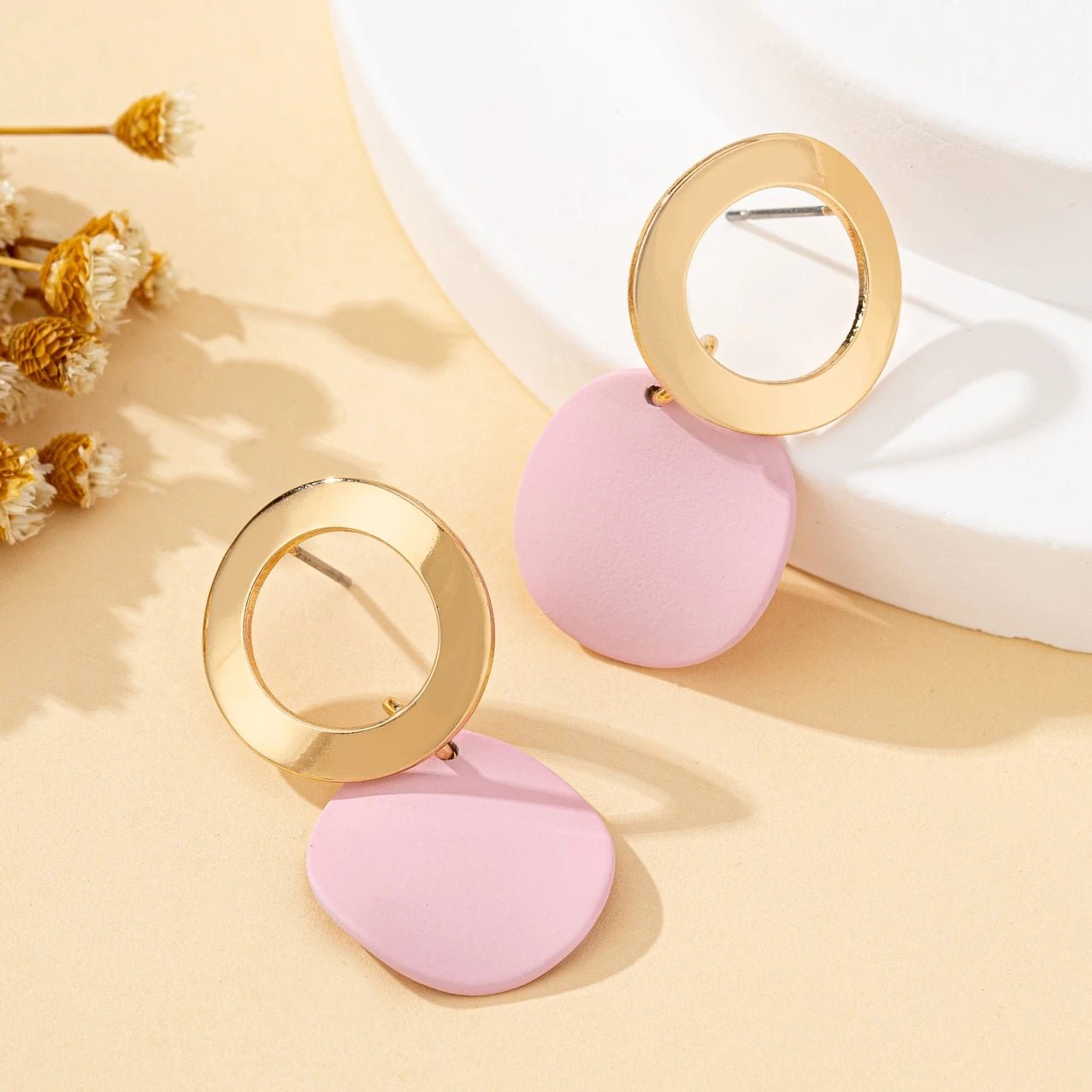 Une paire de boucles d'oreilles pour femmes, motif ondulé, disque rond - FoytiShop